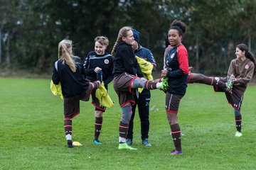 Bild 6 - C-Juniorinnen Halstenbek-Rellingen - St.Pauli : Ergebnis: 0:5